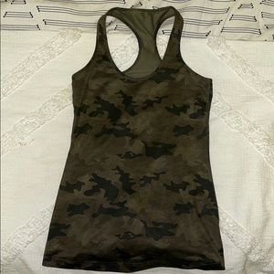 LIKE NEW ✨ camo lululemon top